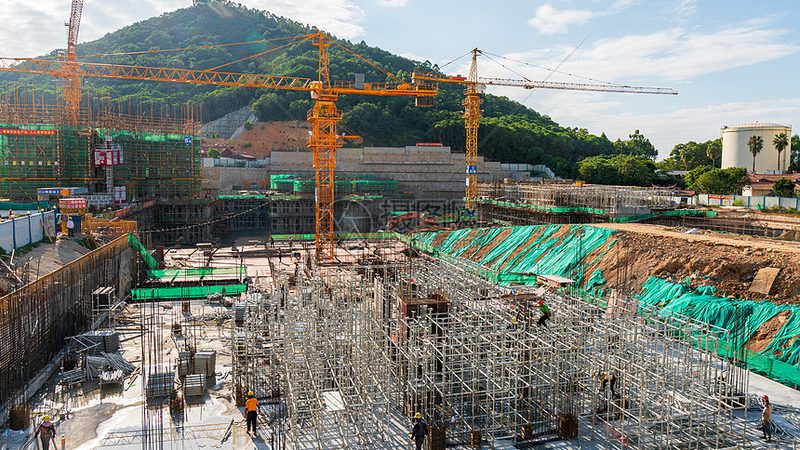 在了解农村自建房施工报价时，还需注意以下几点：